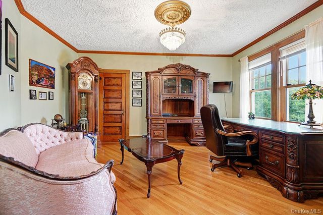 7 Lake Avenue, Monroe, NY 10950
