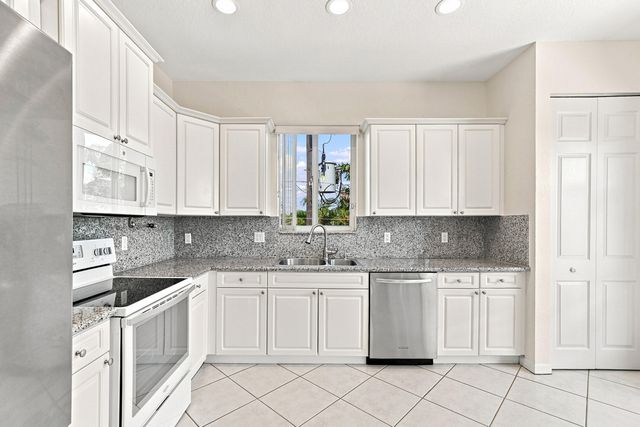 4619 Poinciana St Apt 7A, Lauderdale By The Sea, FL 33308