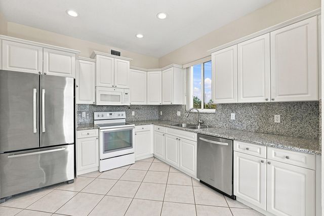 4619 Poinciana St Apt 7A, Lauderdale By The Sea, FL 33308