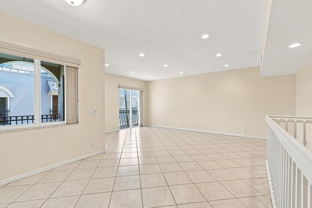 4619 Poinciana St Apt 7A, Lauderdale By The Sea, FL 33308