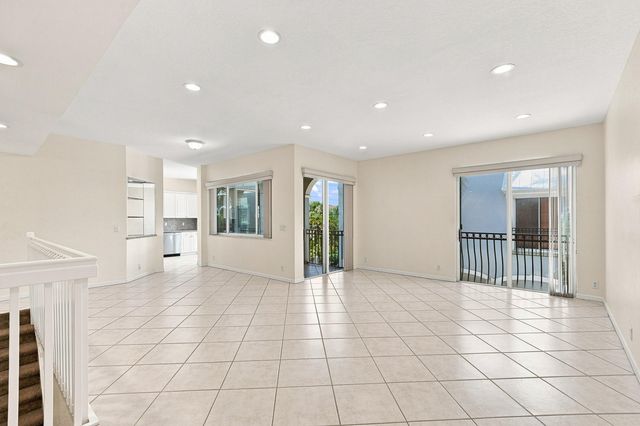 4619 Poinciana St Apt 7A, Lauderdale By The Sea, FL 33308