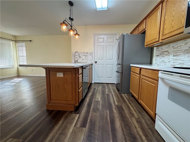 910 NW A Street 1, Bentonville, AR 72712