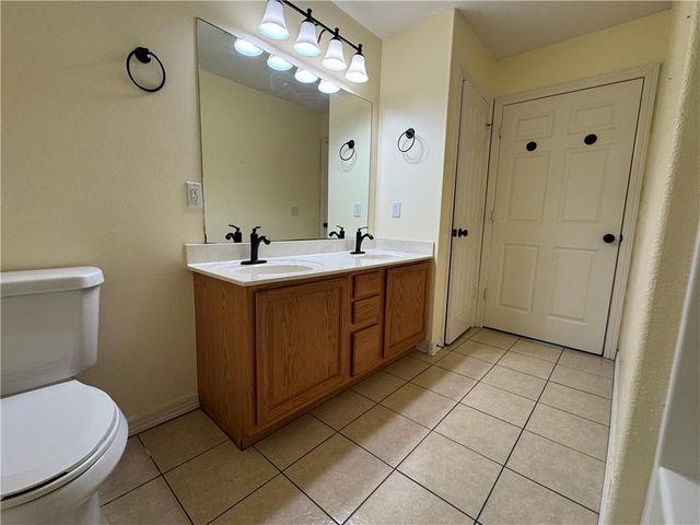 910 NW A Street 1, Bentonville, AR 72712