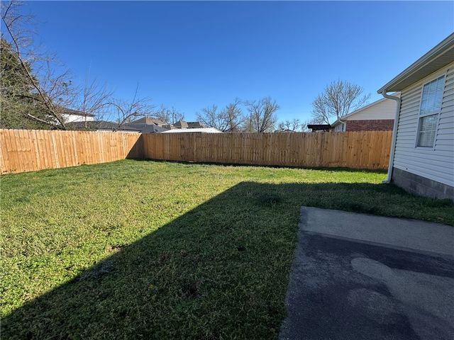 910 NW A Street 1, Bentonville, AR 72712