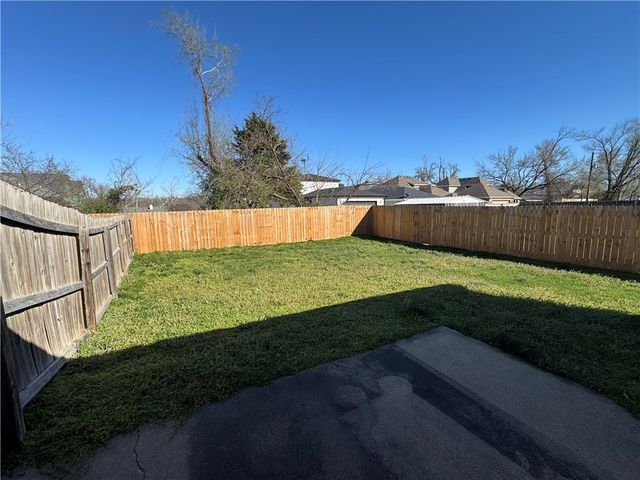 910 NW A Street 1, Bentonville, AR 72712