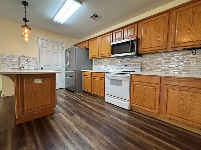 910 NW A Street 1, Bentonville, AR 72712