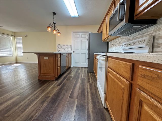 910 NW A Street 1, Bentonville, AR 72712