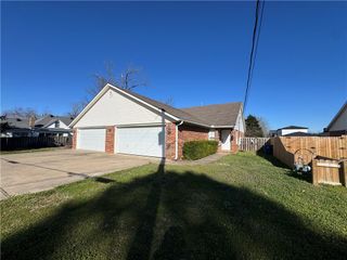 910 NW A Street 1, Bentonville, AR 72712