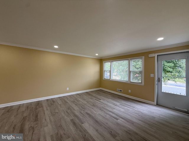 6909 DIGBY RD, Gwynn Oak, MD 21207