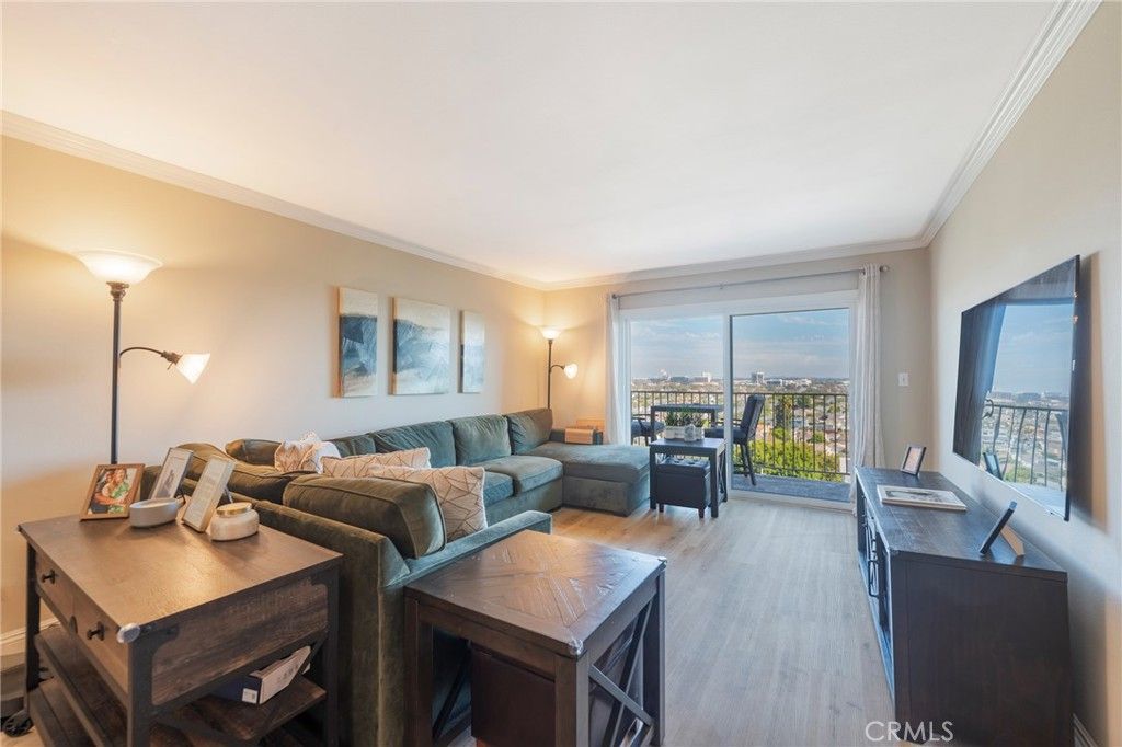 Image 2 of property listing at 1108 Camino Real 407, Redondo Beach, CA 90277