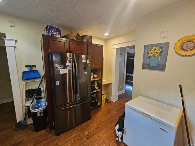 27 W ORCHARD Place, Muncie, IN 47305