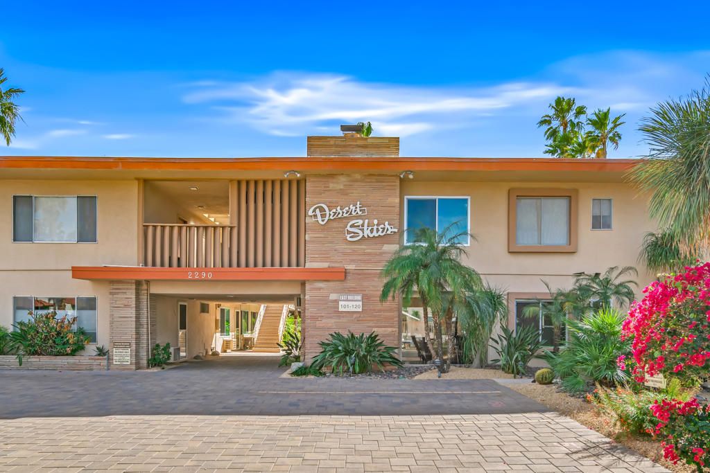 2290 S Palm Canyon Drive 17, Palm Springs, CA 92264