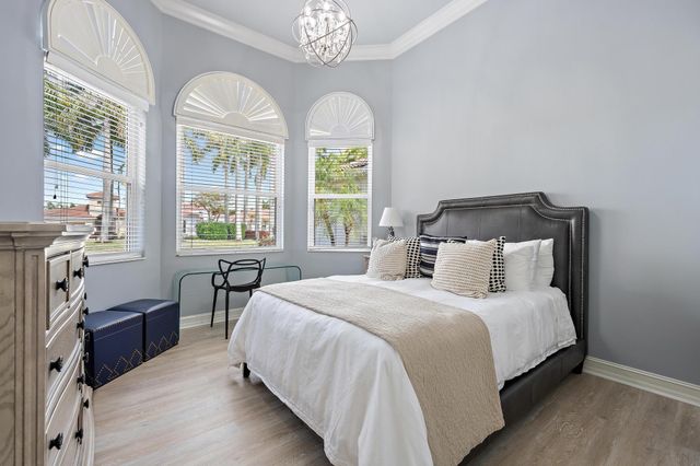 10626 Piazza Fontana, West Palm Beach, FL 33412