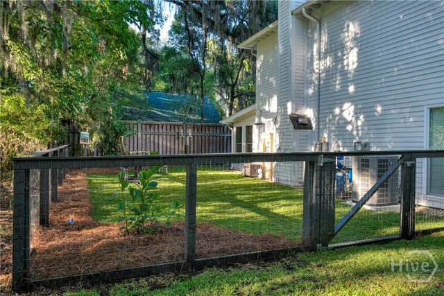 65 Richmond Drive, Savannah, GA 31406