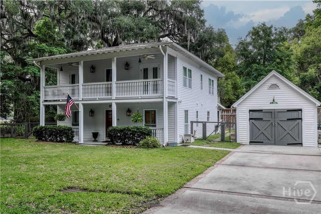 65 Richmond Drive, Savannah, GA 31406