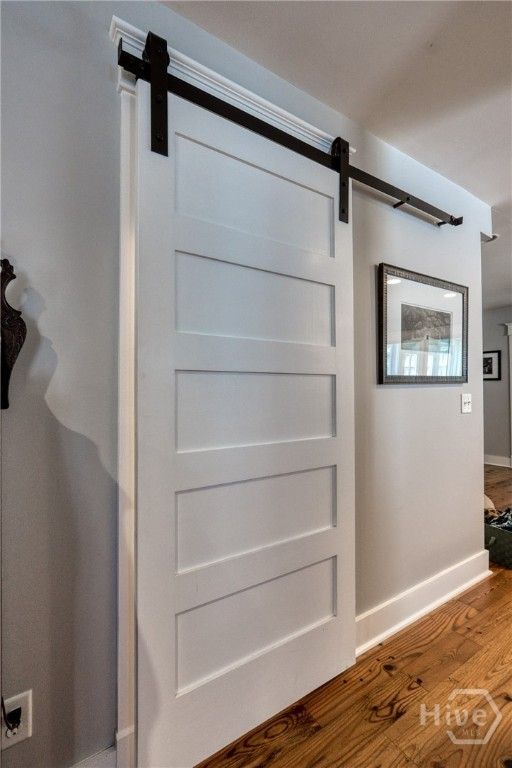 Image 17 of property listing at 65 Richmond Drive, Savannah, GA 31406