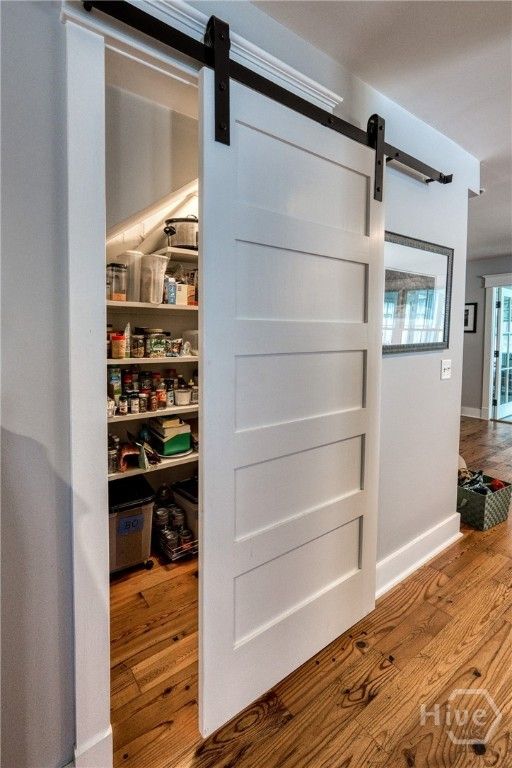 Image 18 of property listing at 65 Richmond Drive, Savannah, GA 31406