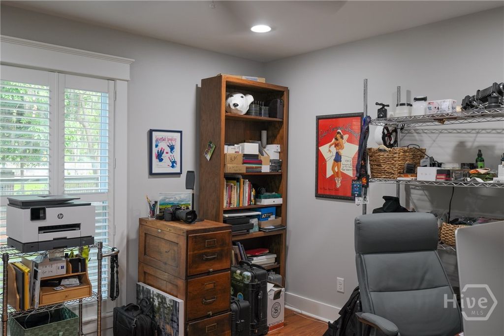 Image 28 of property listing at 65 Richmond Drive, Savannah, GA 31406