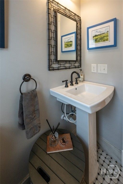 Image 30 of property listing at 65 Richmond Drive, Savannah, GA 31406