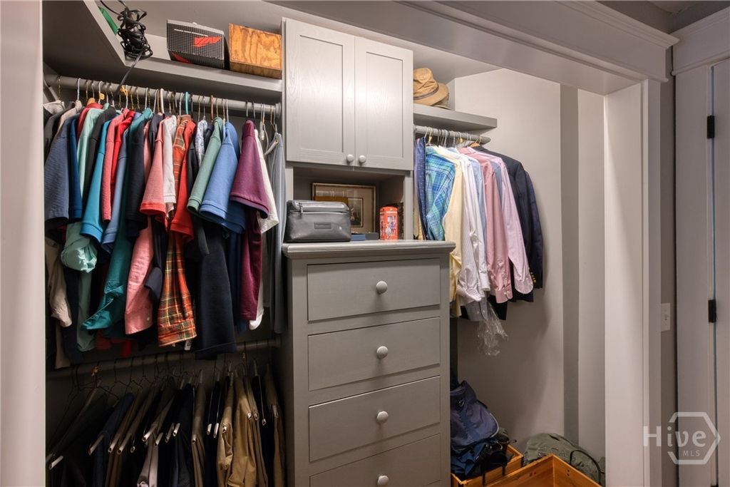 Image 38 of property listing at 65 Richmond Drive, Savannah, GA 31406