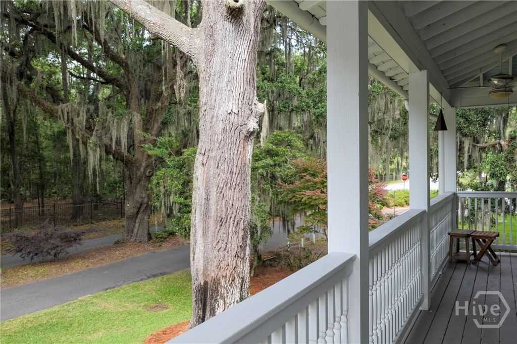Image 43 of property listing at 65 Richmond Drive, Savannah, GA 31406
