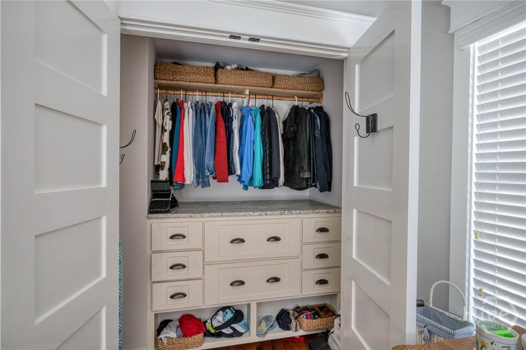 Image 53 of property listing at 65 Richmond Drive, Savannah, GA 31406