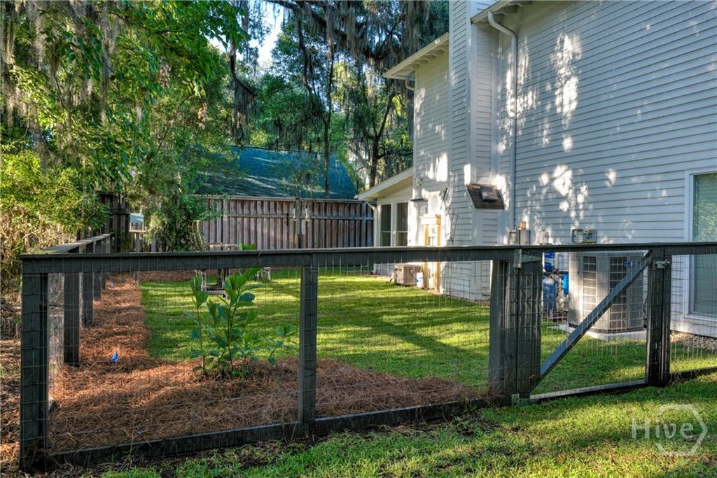 Image 55 of property listing at 65 Richmond Drive, Savannah, GA 31406