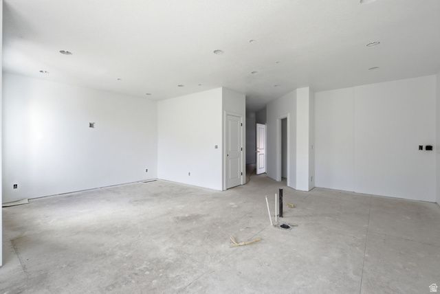 191 E 210 N, North Salt Lake, UT 84054