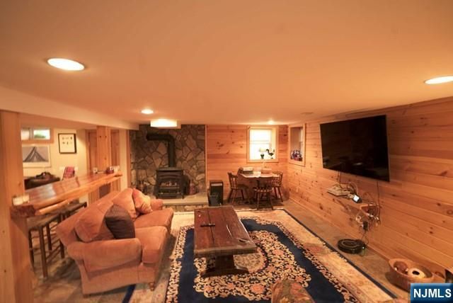 237 Glen Avenue, Midland Park, NJ 07432