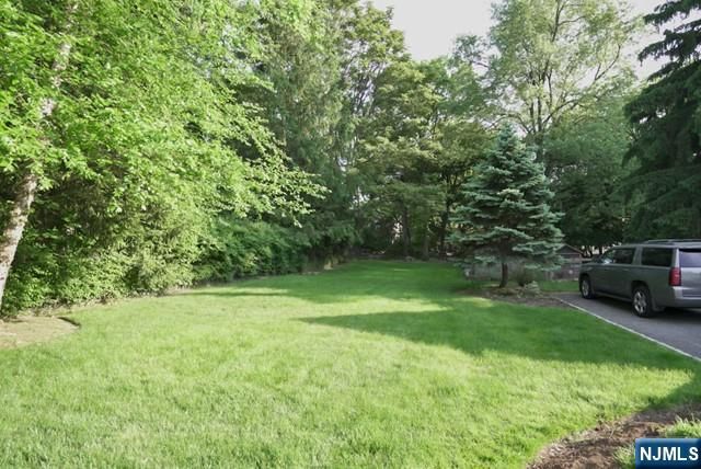 237 Glen Avenue, Midland Park, NJ 07432