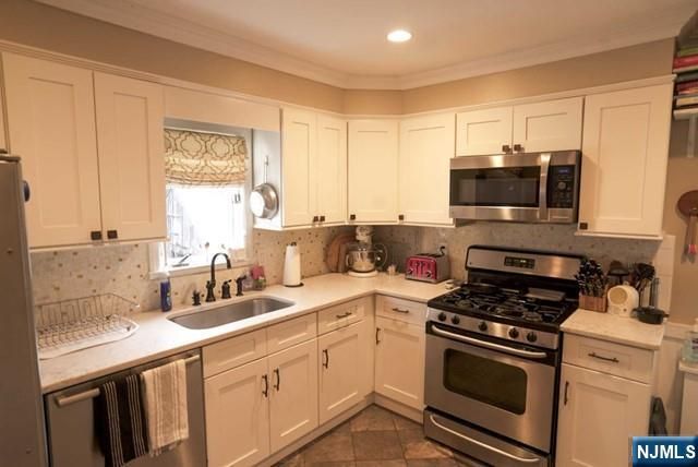 237 Glen Avenue, Midland Park, NJ 07432