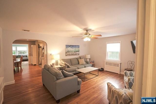 237 Glen Avenue, Midland Park, NJ 07432