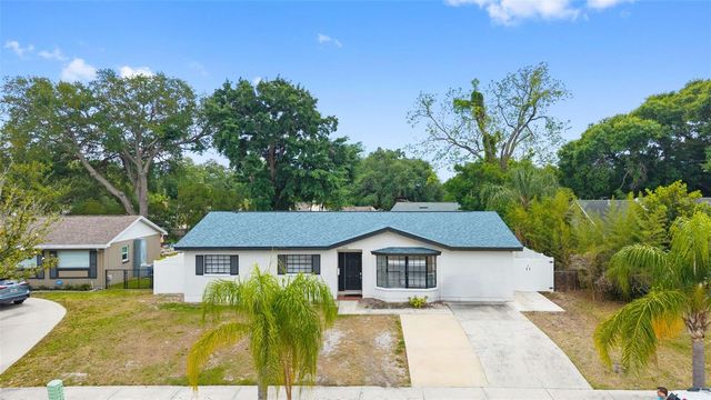 2310 W KNOLLWOOD PLACE, Tampa, FL 33604