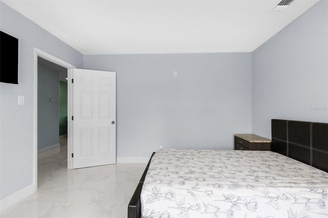 2310 W KNOLLWOOD PLACE, Tampa, FL 33604