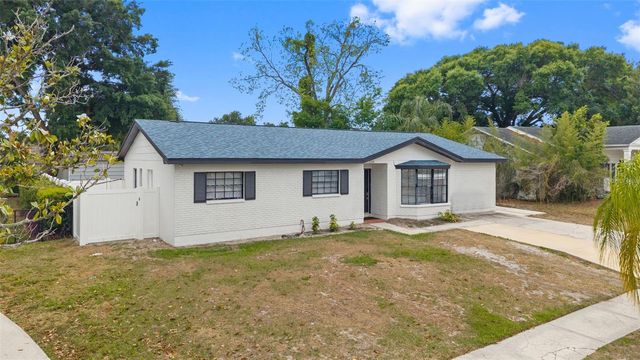 2310 W KNOLLWOOD PLACE, Tampa, FL 33604