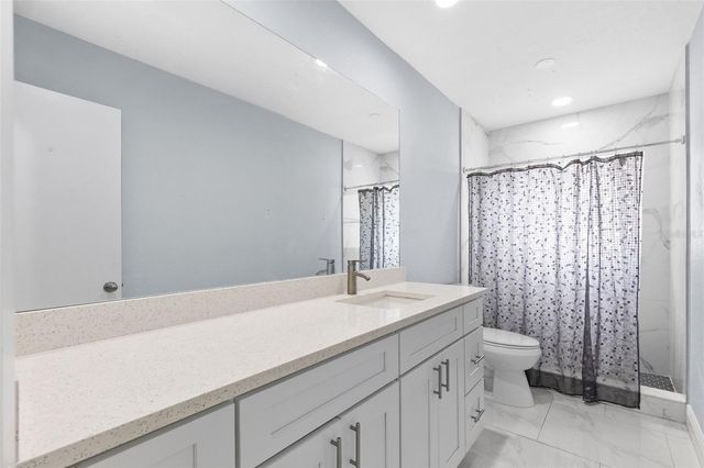 2310 W KNOLLWOOD PLACE, Tampa, FL 33604