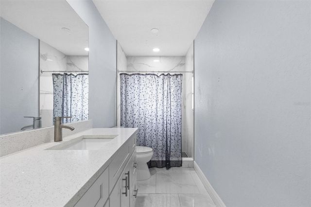 2310 W KNOLLWOOD PLACE, Tampa, FL 33604