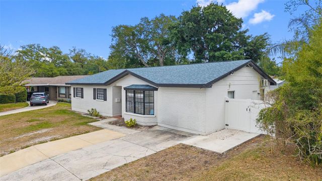 2310 W KNOLLWOOD PLACE, Tampa, FL 33604