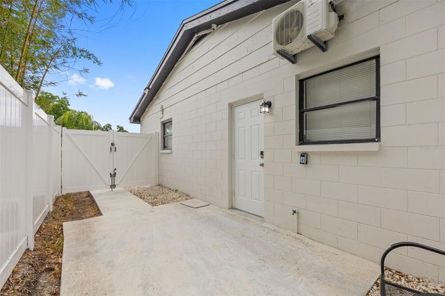 2310 W KNOLLWOOD PLACE, Tampa, FL 33604