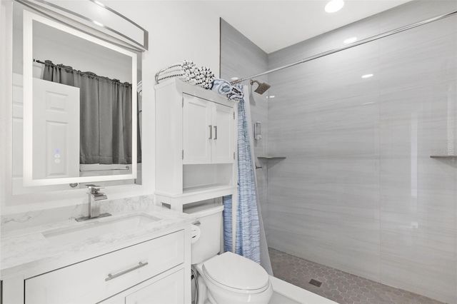 2310 W KNOLLWOOD PLACE, Tampa, FL 33604