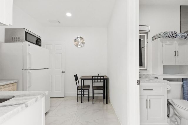 2310 W KNOLLWOOD PLACE, Tampa, FL 33604