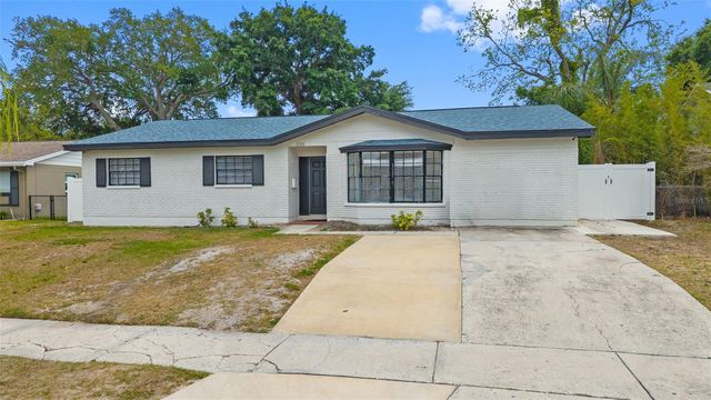 2310 W KNOLLWOOD PLACE, Tampa, FL 33604
