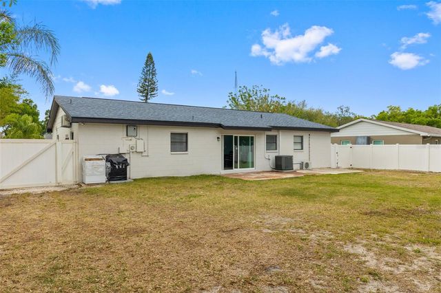 2310 W KNOLLWOOD PLACE, Tampa, FL 33604