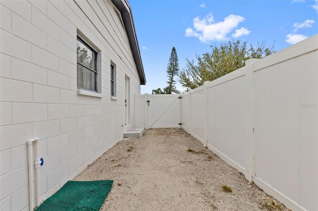 2310 W KNOLLWOOD PLACE, Tampa, FL 33604