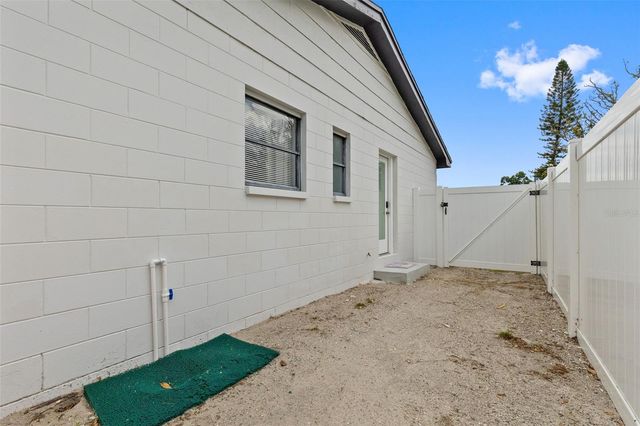 2310 W KNOLLWOOD PLACE, Tampa, FL 33604