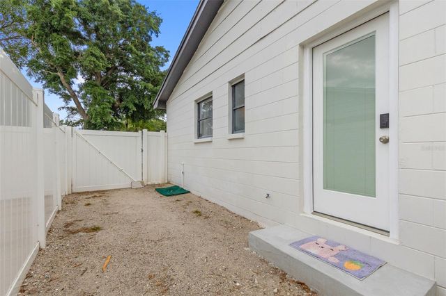 2310 W KNOLLWOOD PLACE, Tampa, FL 33604