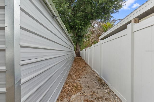 2310 W KNOLLWOOD PLACE, Tampa, FL 33604