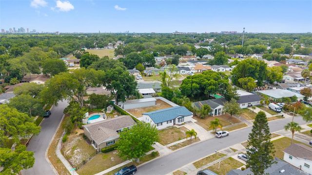 2310 W KNOLLWOOD PLACE, Tampa, FL 33604