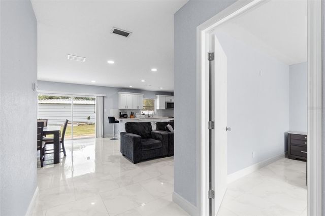 2310 W KNOLLWOOD PLACE, Tampa, FL 33604