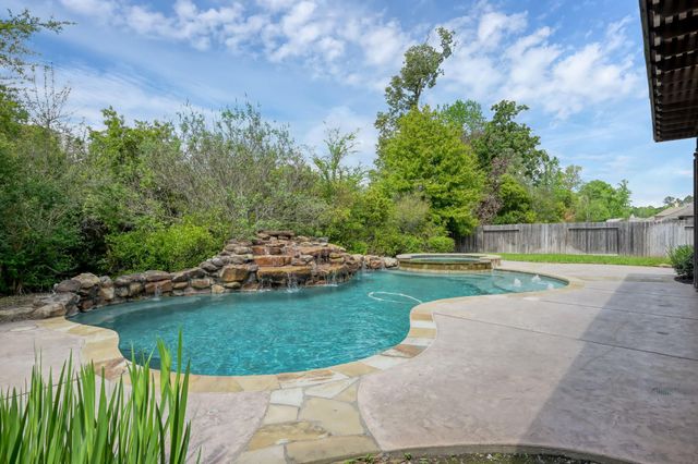 2068 Brookmont Drive, Conroe, TX 77301